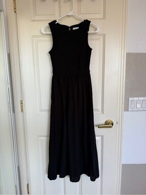 Black Sleeveless Maxi Dress with Pockets